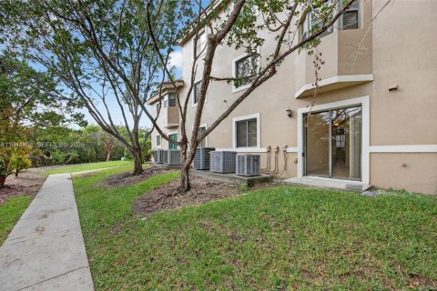 Condo in Cutler Bay, Florida, 2 bedrooms  № 2000884 - photo 30