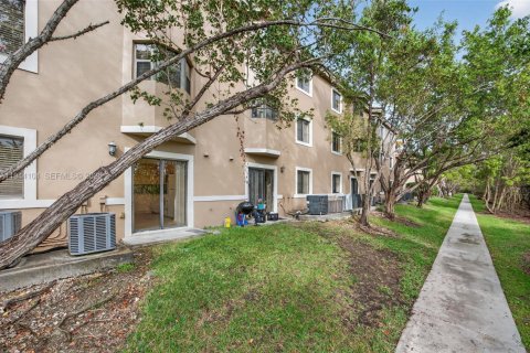 Condo in Cutler Bay, Florida, 2 bedrooms  № 2000884 - photo 27