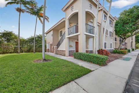 Condo in Cutler Bay, Florida, 2 bedrooms  № 2000884 - photo 4