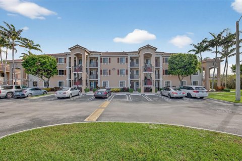 Condo in Cutler Bay, Florida, 2 bedrooms  № 2000884 - photo 3