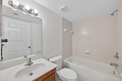 Condo in Cutler Bay, Florida, 2 bedrooms  № 2000884 - photo 24