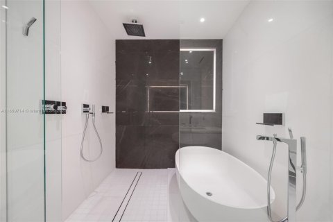 Condominio en venta en Miami, Florida, 2 dormitorios, 157.84 m2 № 1806341 - foto 17