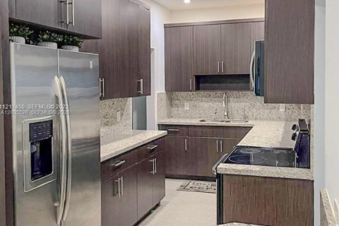 Villa ou maison à vendre à North Miami Beach, Floride: 3 chambres, 130.06 m2 № 2069578 - photo 15