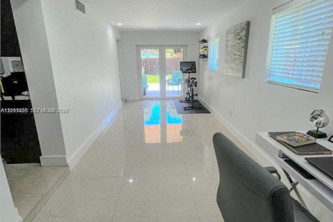 Villa ou maison à vendre à North Miami Beach, Floride: 3 chambres, 130.06 m2 № 2069578 - photo 5