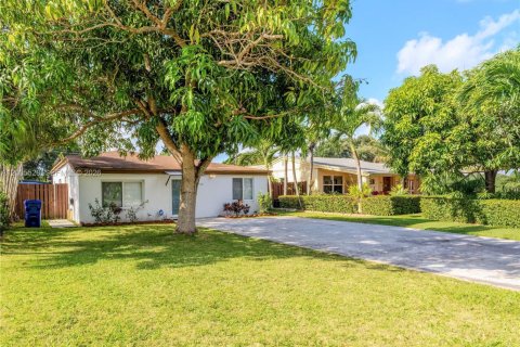 Villa ou maison à vendre à North Miami Beach, Floride: 3 chambres, 130.06 m2 № 2069578 - photo 2