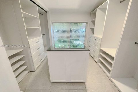 Villa ou maison à vendre à North Miami Beach, Floride: 3 chambres, 130.06 m2 № 2069578 - photo 17