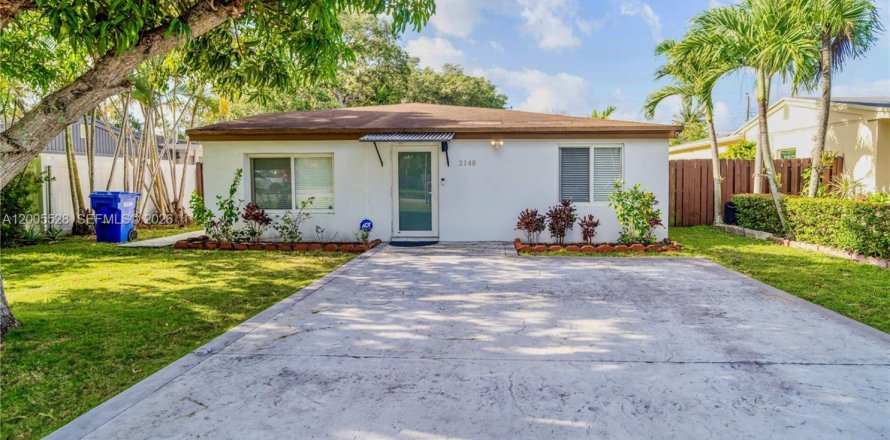 Villa ou maison à North Miami Beach, Floride 3 chambres, 130.06 m2 № 2069578