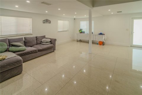 Villa ou maison à vendre à North Miami Beach, Floride: 3 chambres, 130.06 m2 № 2069578 - photo 3