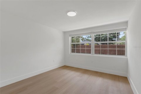 House in Sarasota, Florida 3 bedrooms, 162.58 sq.m. № 1797134 - photo 12
