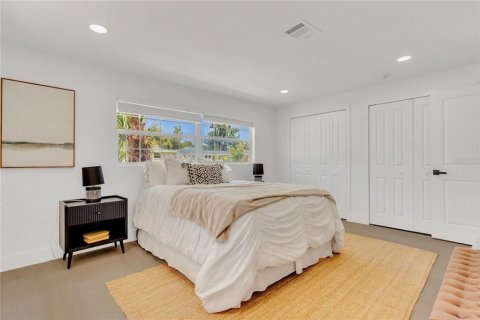 House in Sarasota, Florida 3 bedrooms, 162.58 sq.m. № 1797134 - photo 14