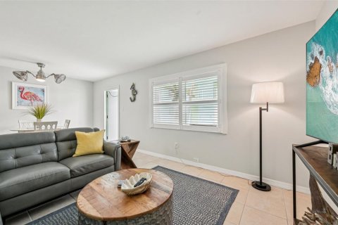 Condominio en venta en Bradenton Beach, Florida, 1 dormitorio, 55.18 m2 № 1616798 - foto 16