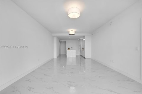 Condo in Miami, Florida, 3 bedrooms № 2154550 - photo 19