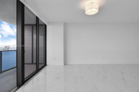 Condo in Miami, Florida, 3 bedrooms № 2154550 - photo 21