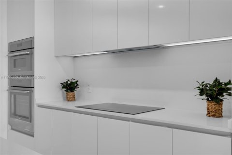 Condo in Miami, Florida, 3 bedrooms № 2154550 - photo 15