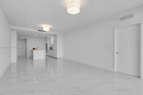 Condo in Miami, Florida, 3 bedrooms № 2154550 - photo 20