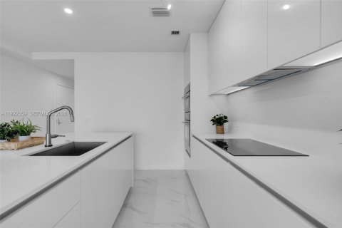 Condo in Miami, Florida, 3 bedrooms № 2154550 - photo 16