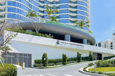 Condo in Sunny Isles Beach, Florida, 2 bedrooms  № 1945423 - photo 3