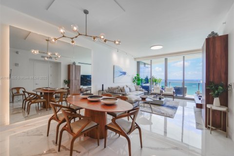 Condo in Sunny Isles Beach, Florida, 2 bedrooms  № 1945423 - photo 7