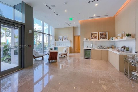Condo in Sunny Isles Beach, Florida, 2 bedrooms  № 1945423 - photo 20