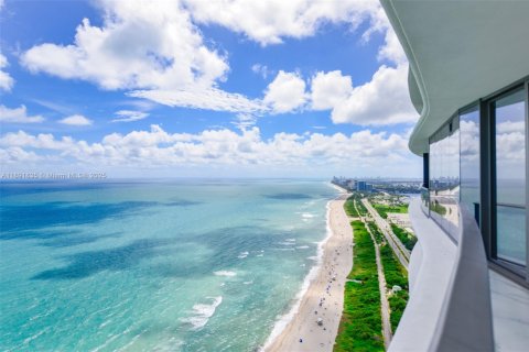 Condo in Sunny Isles Beach, Florida, 2 bedrooms  № 1945423 - photo 2
