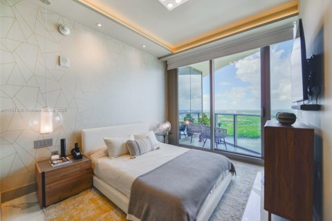 Condo in Sunny Isles Beach, Florida, 2 bedrooms  № 1945423 - photo 14
