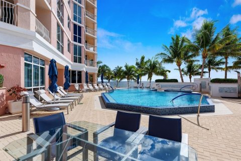 Copropriété à louer à Lauderdale-by-the-Sea, Floride: 3 chambres, 371.89 m2 № 631140 - photo 1