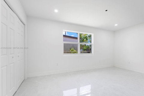 Villa ou maison à vendre à Opa-locka, Floride: 4 chambres, 127 m2 № 2257190 - photo 17