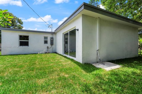 Villa ou maison à vendre à Opa-locka, Floride: 4 chambres, 127 m2 № 2257190 - photo 29