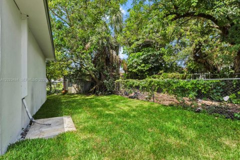 Villa ou maison à vendre à Opa-locka, Floride: 4 chambres, 127 m2 № 2257190 - photo 28