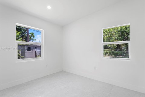 Villa ou maison à vendre à Opa-locka, Floride: 4 chambres, 127 m2 № 2257190 - photo 10