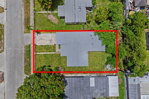 Villa ou maison à vendre à Opa-locka, Floride: 4 chambres, 127 m2 № 2257190 - photo 27