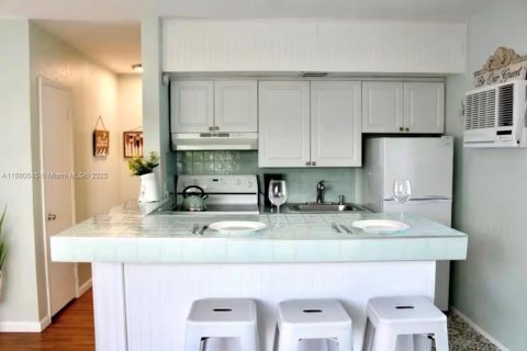 Apartamento en alquiler en Hollywood, Florida, 1 dormitorio, 146.14 m2 № 1929121 - foto 4