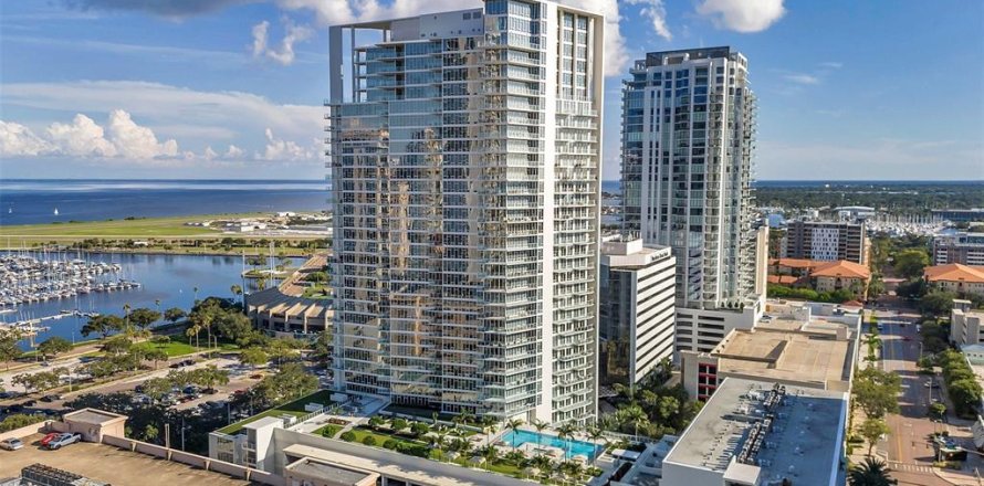 Condo à Saint Petersburg, Floride, 2 chambres № 1811042