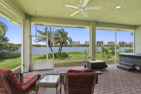 Villa ou maison à vendre à St. Lucie, Floride: 3 chambres, 187.01 m2 № 2241539 - photo 7