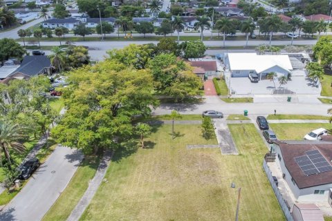 Terreno en venta en Miami, Florida № 1867478 - foto 3