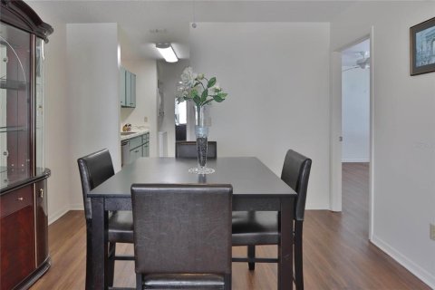 Condo in Tampa, Florida, 2 bedrooms  № 1834857 - photo 12