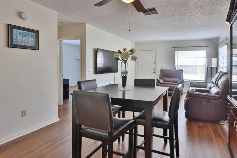 Condo in Tampa, Florida, 2 bedrooms  № 1834857 - photo 10