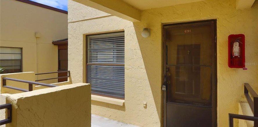 Condo in Tampa, Florida, 2 bedrooms  № 1834857