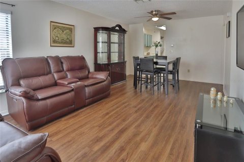 Condo in Tampa, Florida, 2 bedrooms  № 1834857 - photo 7