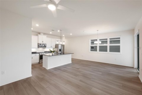 House in HERON BAY in Palmetto, Florida 3 bedrooms, 151.15 sq.m. № 2219732 - photo 8