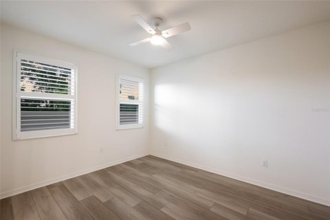 House in HERON BAY in Palmetto, Florida 3 bedrooms, 151.15 sq.m. № 2219732 - photo 16