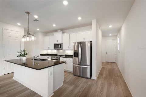 House in HERON BAY in Palmetto, Florida 3 bedrooms, 151.15 sq.m. № 2219732 - photo 9