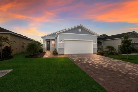 House in HERON BAY in Palmetto, Florida 3 bedrooms, 151.15 sq.m. № 2219732 - photo 2