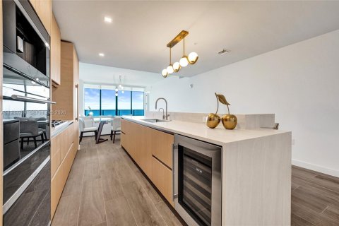 Снять в аренду кондоминиум в Помпано-Бич, Флорида 3 спальни, 232.26м2, № 2005407 - фото 15