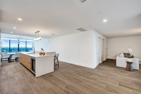 Снять в аренду кондоминиум в Помпано-Бич, Флорида 3 спальни, 232.26м2, № 2005407 - фото 30