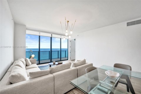 Снять в аренду кондоминиум в Помпано-Бич, Флорида 3 спальни, 232.26м2, № 2005407 - фото 22