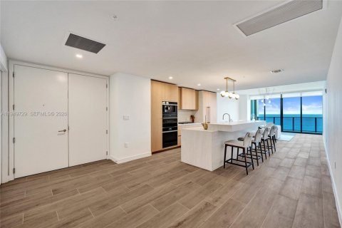 Снять в аренду кондоминиум в Помпано-Бич, Флорида 3 спальни, 232.26м2, № 2005407 - фото 4