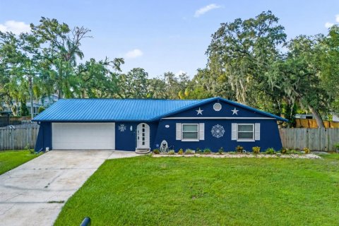 Casa en Brandon, Florida 4 dormitorios, 170.75 m2 № 2356112