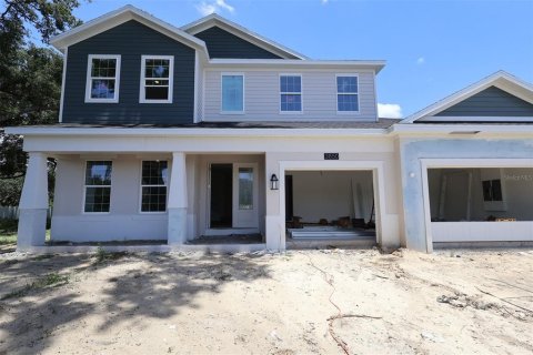 House in Apopka, Florida 4 bedrooms, 394.93 sq.m. № 2092708