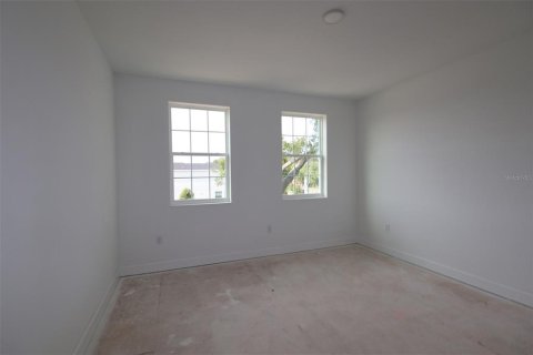 House in Apopka, Florida 4 bedrooms, 394.93 sq.m. № 2092708 - photo 7